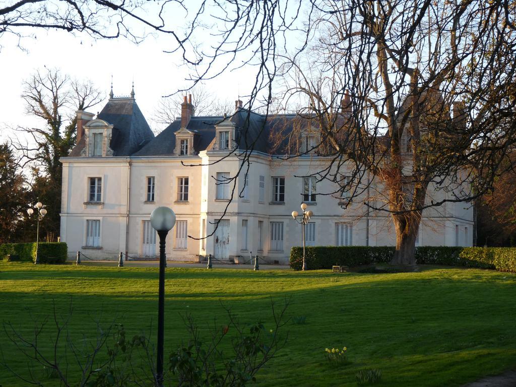 Hotel Logis Ariane Joué-lés-Tours Exterior foto